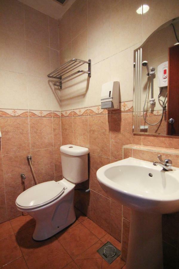 Rose Cottage Hotel Taman Daya Johor Bahru Buitenkant foto